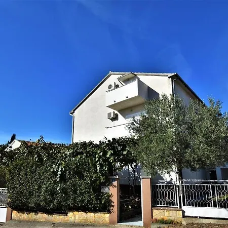 Vedrana * 比奥格勒·纳·莫鲁