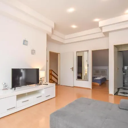 Vedrana Apartment