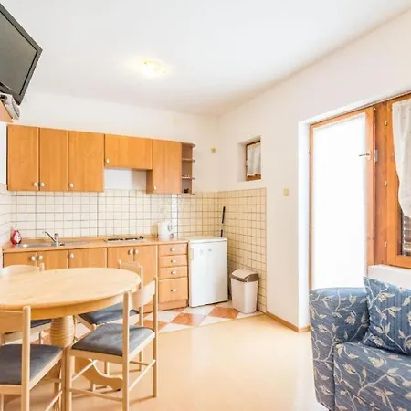 Vedrana Apartment *